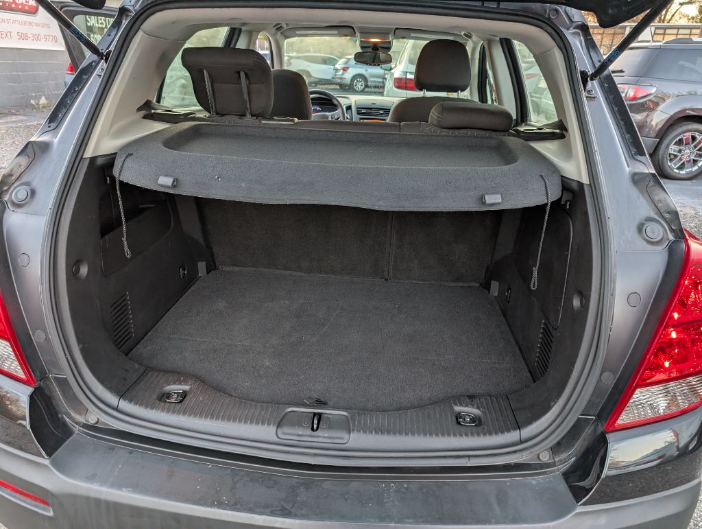 Photo 10 of this CHEVROLET TRAX