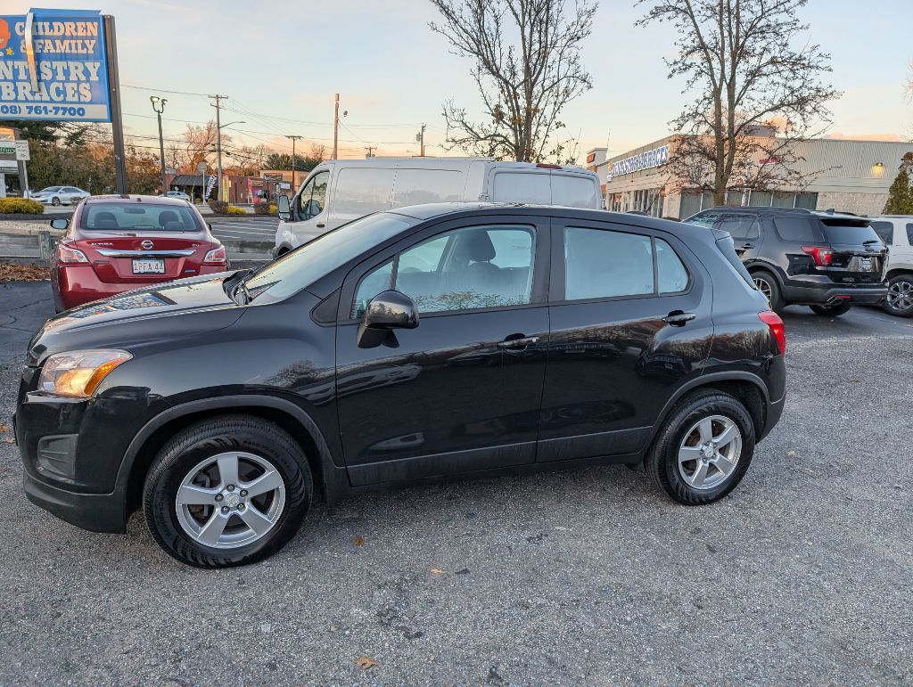 Photo 4 of this CHEVROLET TRAX