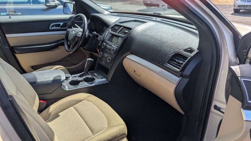 Photo 5 of this FORD EXPLORER
