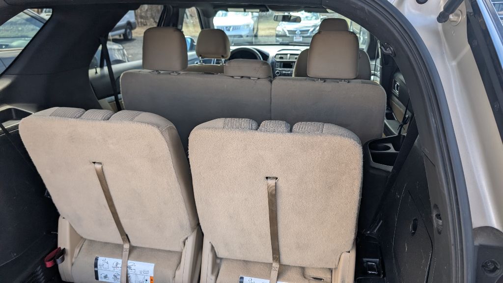 Photo 7 of this FORD EXPLORER