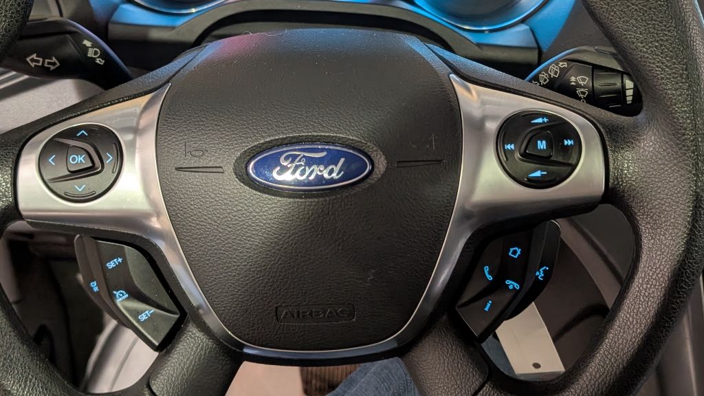 Photo 18 of this FORD ESCAPE