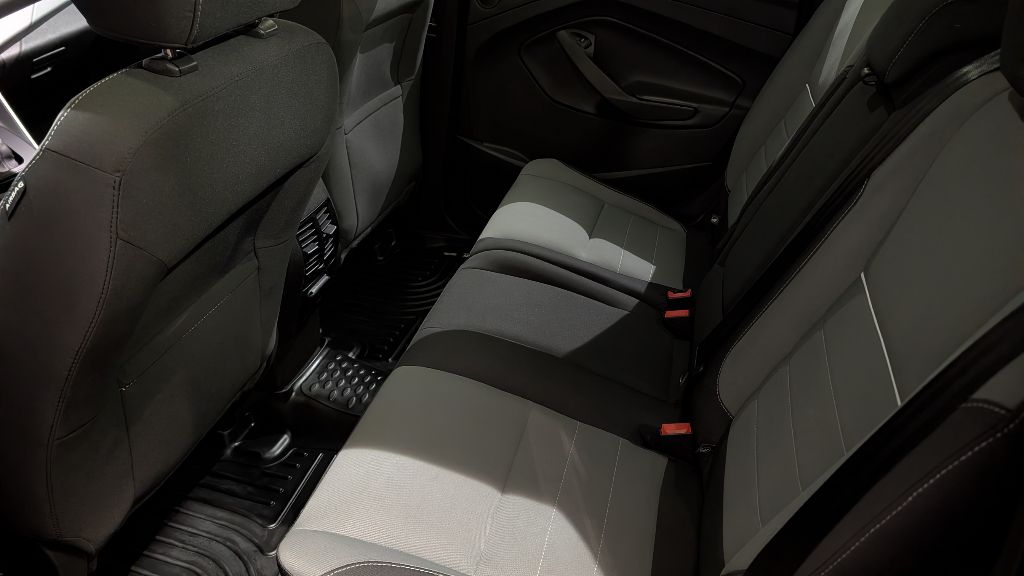 Photo 10 of this FORD ESCAPE