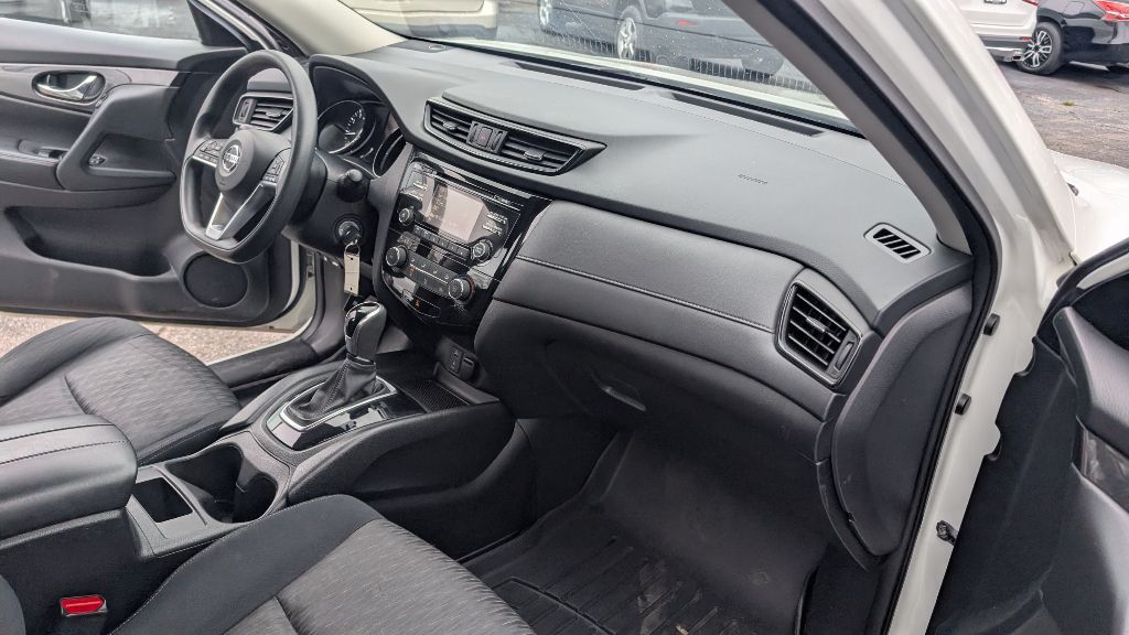 Photo 8 of this NISSAN ROGUE