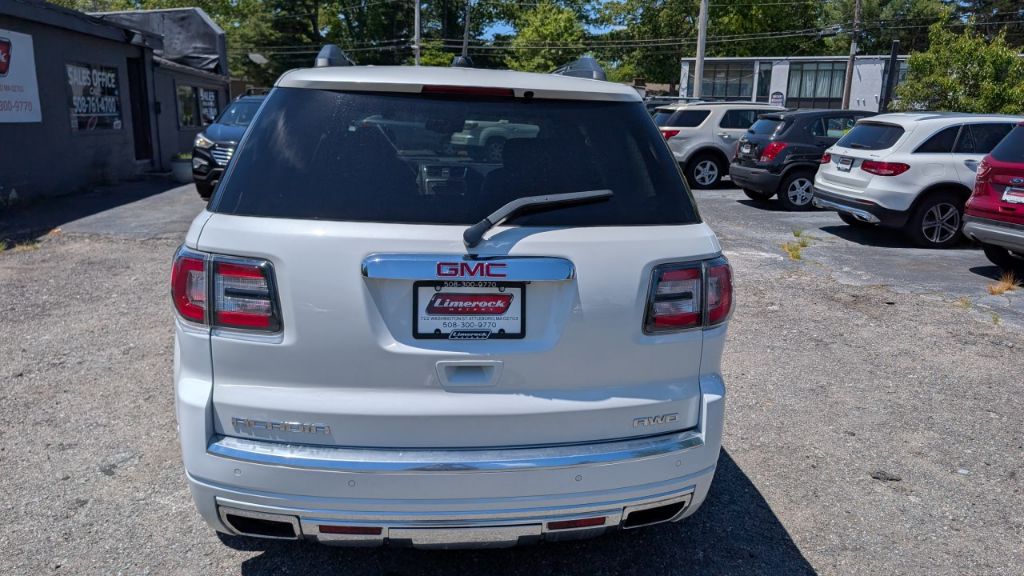 Photo 5 of this GMC ACADIA