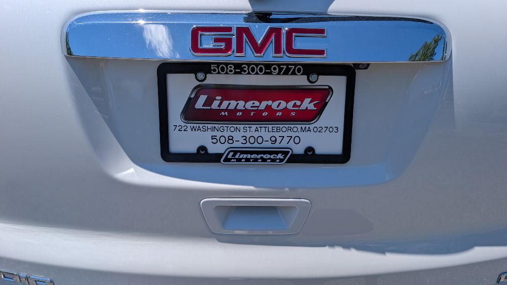 Photo 6 of this GMC ACADIA