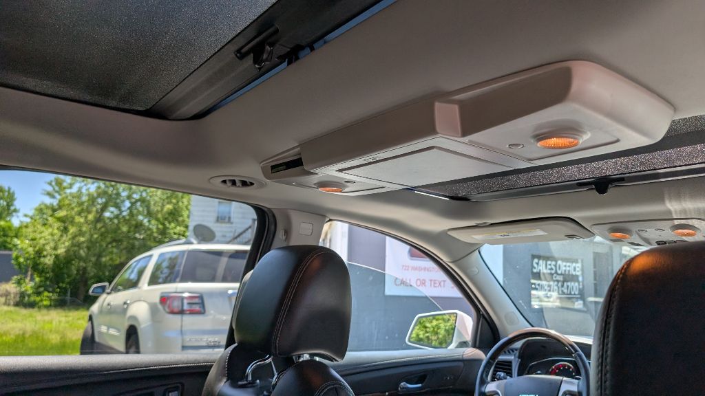 Photo 11 of this GMC ACADIA