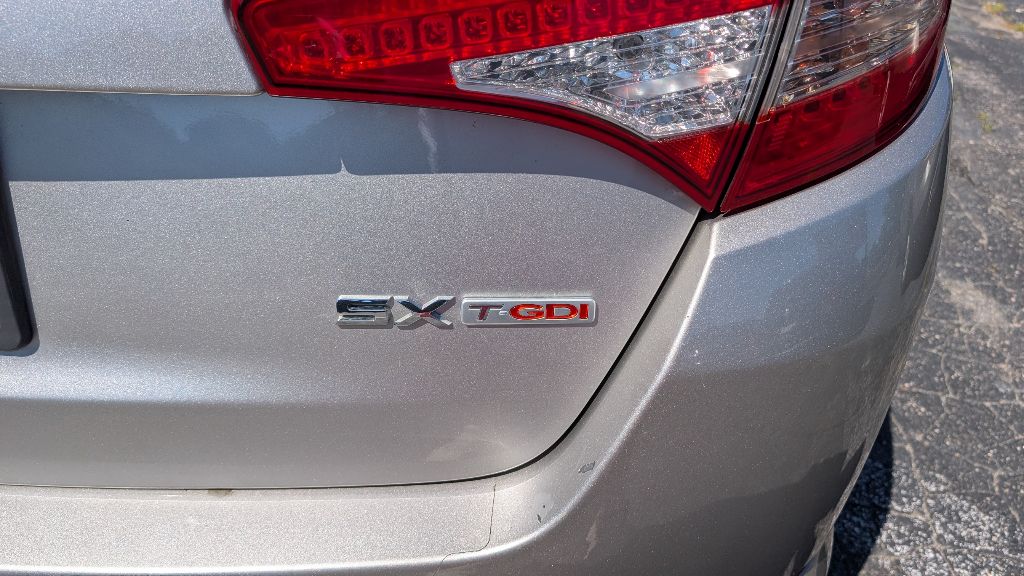 Photo 5 of this KIA OPTIMA