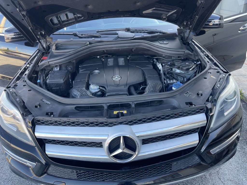 Photo 5 of this MERCEDES-BENZ GL -450