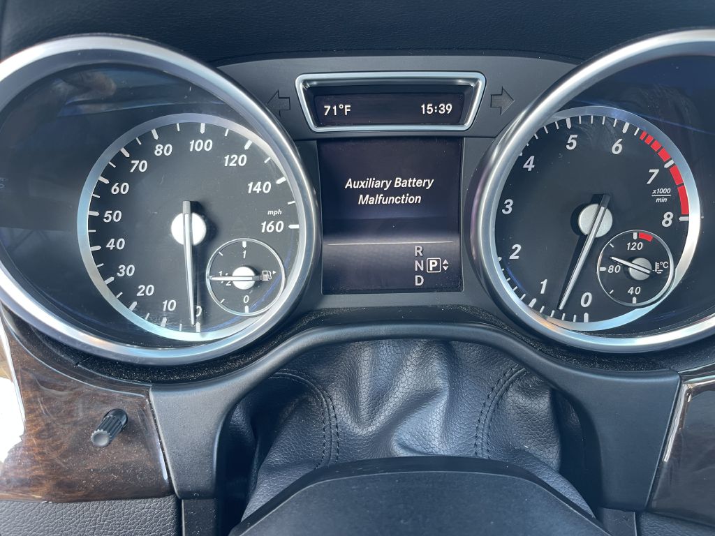 Photo 9 of this MERCEDES-BENZ GL -450