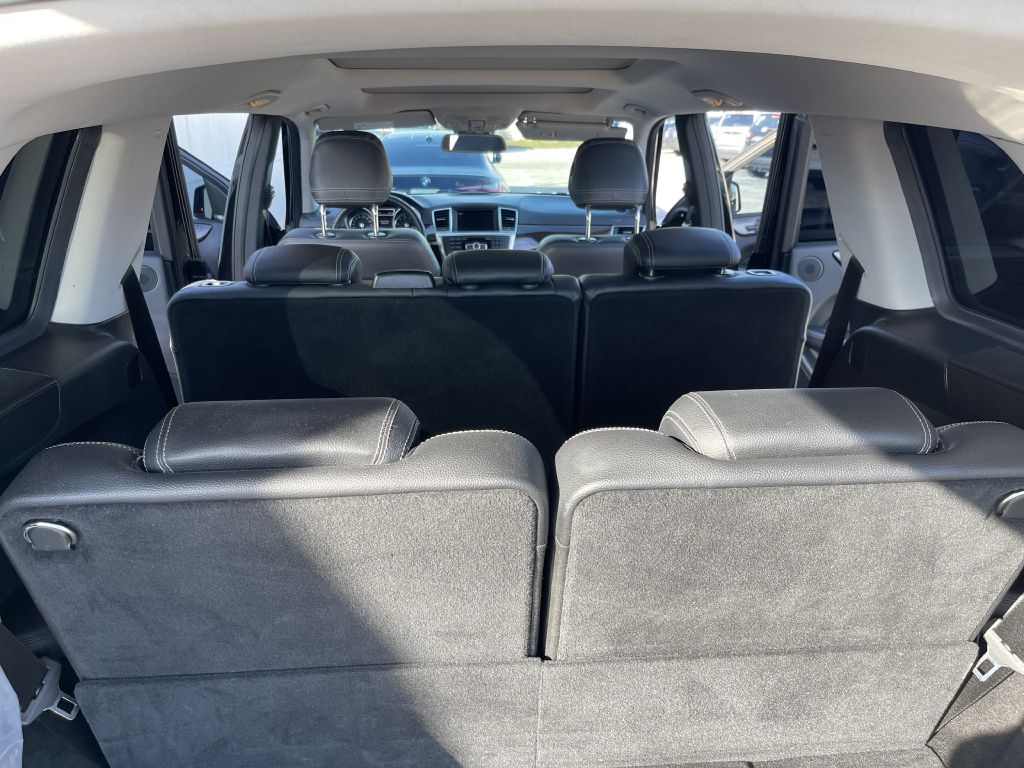 Photo 15 of this MERCEDES-BENZ GL -450
