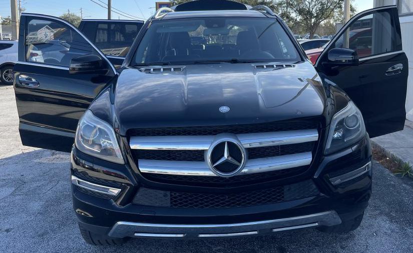 Photo 2 of this MERCEDES-BENZ GL -450
