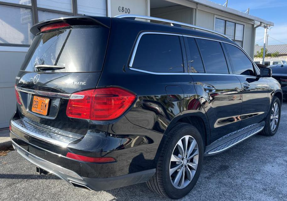 Photo 17 of this MERCEDES-BENZ GL -450