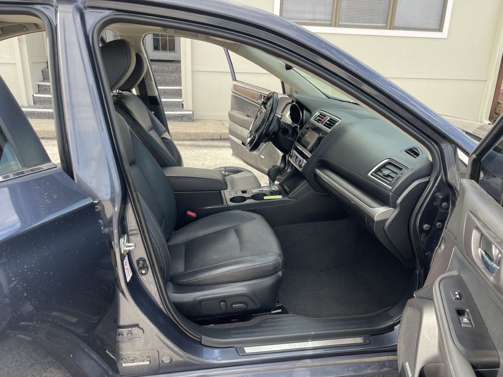 Photo 10 of this SUBARU LEGACY