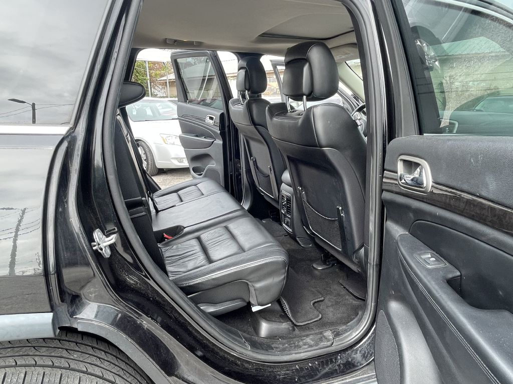 Photo 12 of this JEEP GRAND CHEROKEE