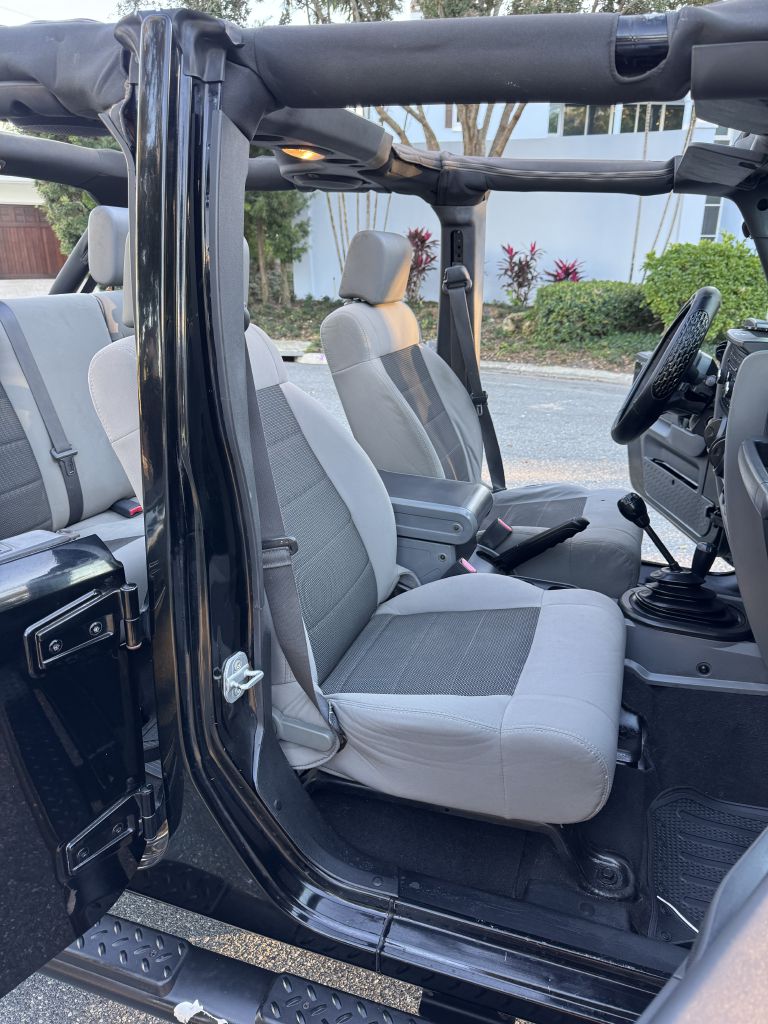 Photo 10 of this JEEP WRANGLER UNLIMI
