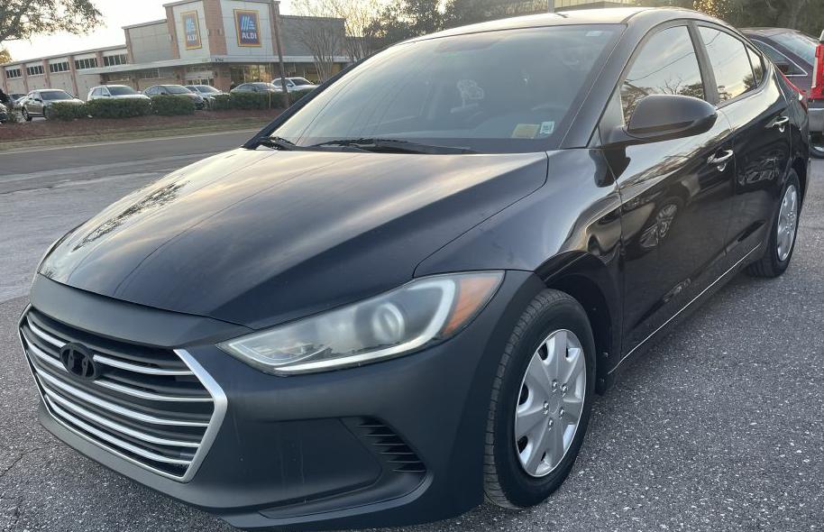 Photo 4 of this HYUNDAI ELANTRA