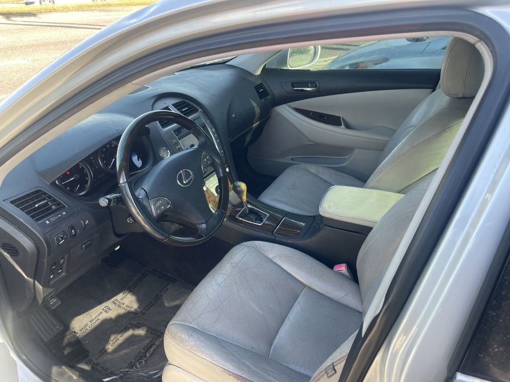 Photo 5 of this LEXUS ES