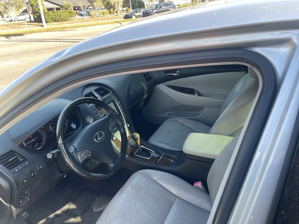 Photo 6 of this LEXUS ES