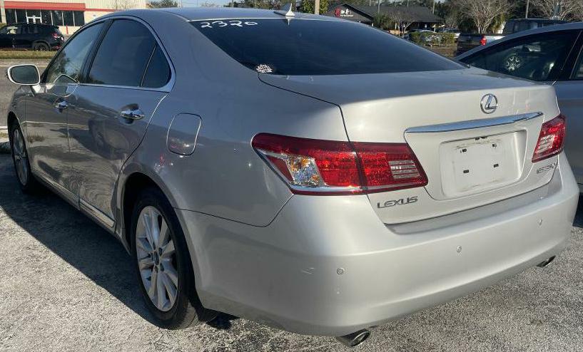 Photo 3 of this LEXUS ES