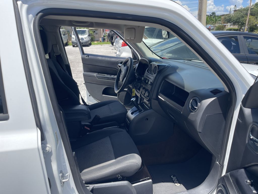 Photo 4 of this JEEP PATRIOT