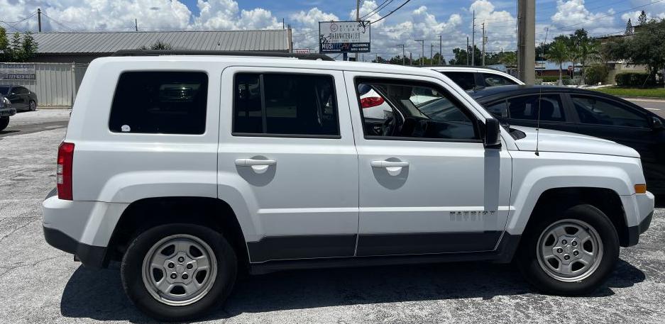 Photo 11 of this JEEP PATRIOT