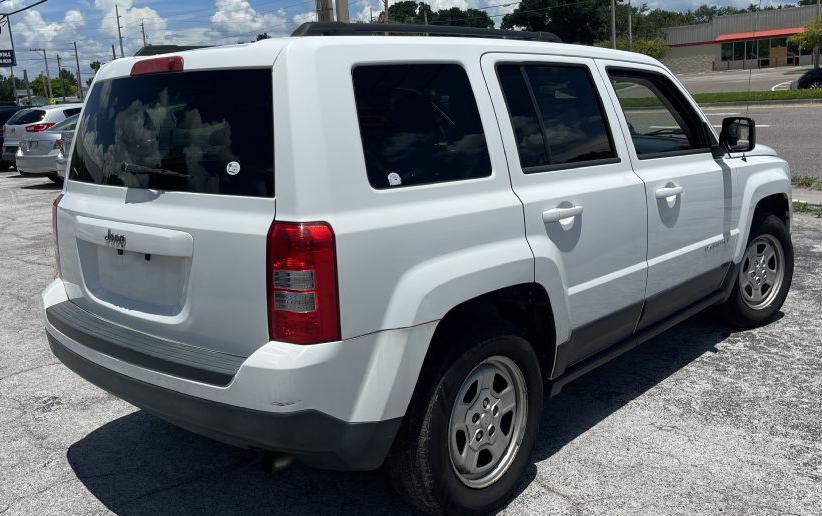 Photo 3 of this JEEP PATRIOT