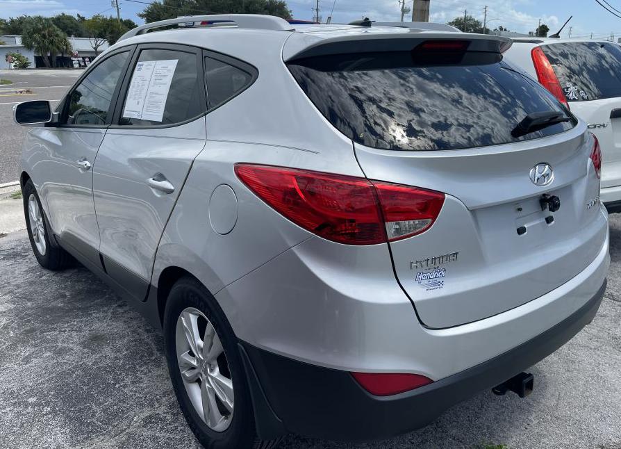 Photo 6 of this HYUNDAI TUCSON