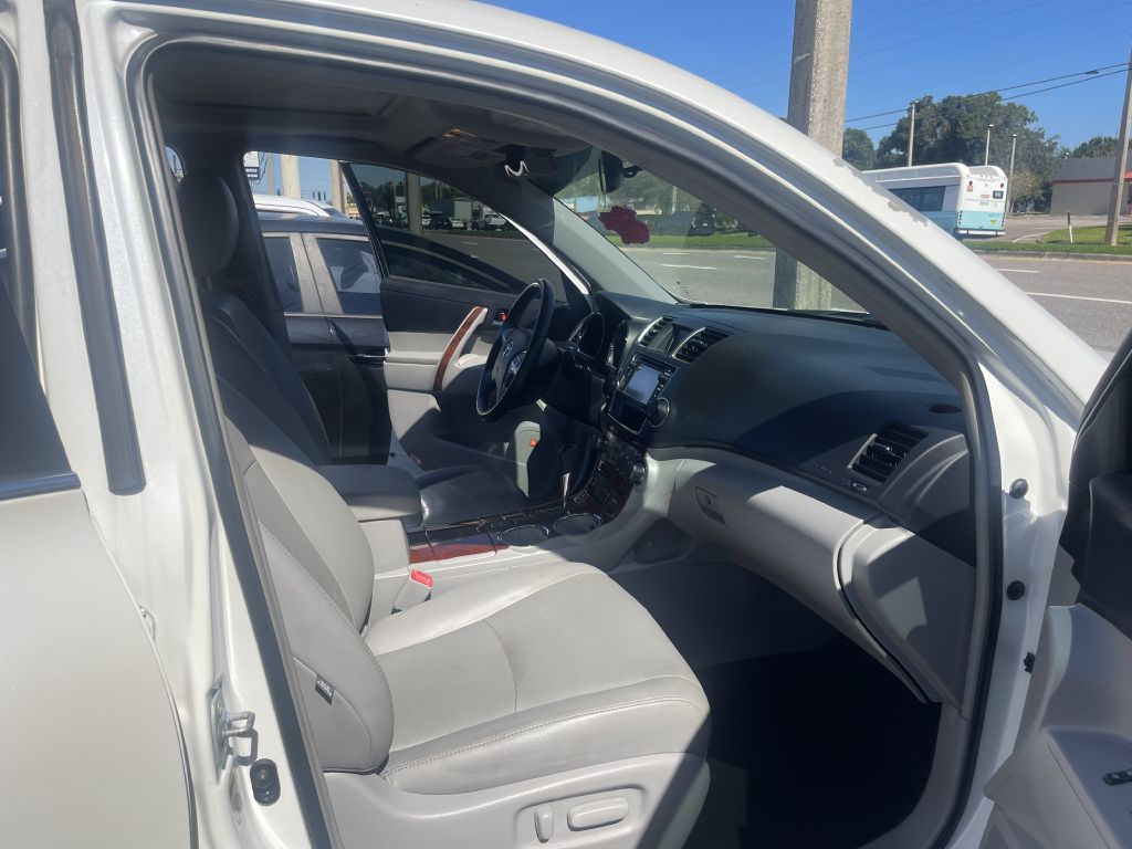 Photo 16 of this TOYOTA HIGHLANDER