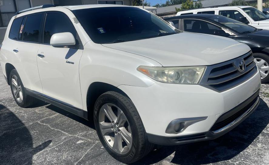 Photo 2 of this TOYOTA HIGHLANDER
