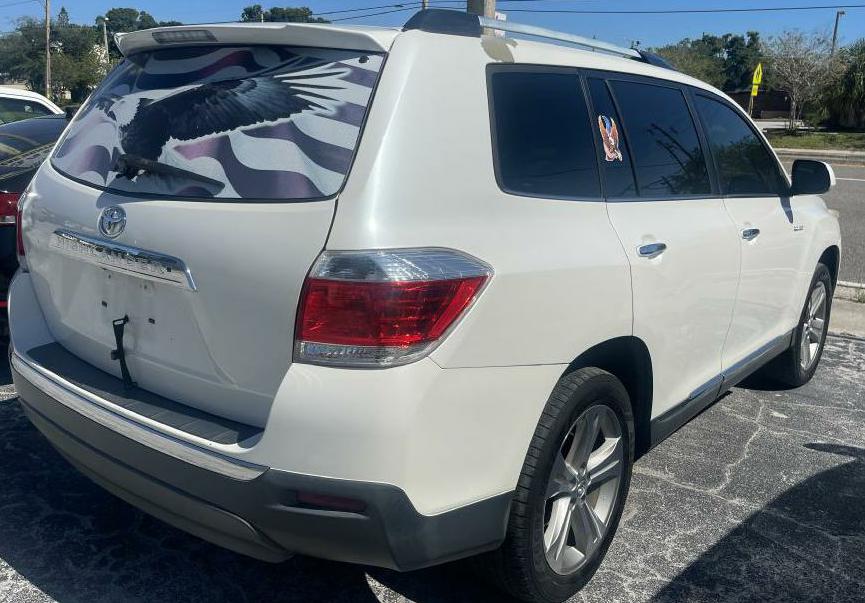 Photo 4 of this TOYOTA HIGHLANDER