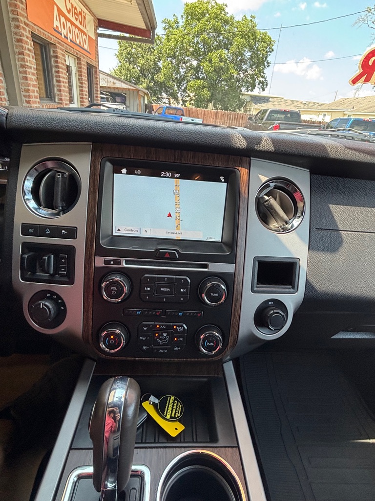 Photo 14 of this FORD EXPEDITION