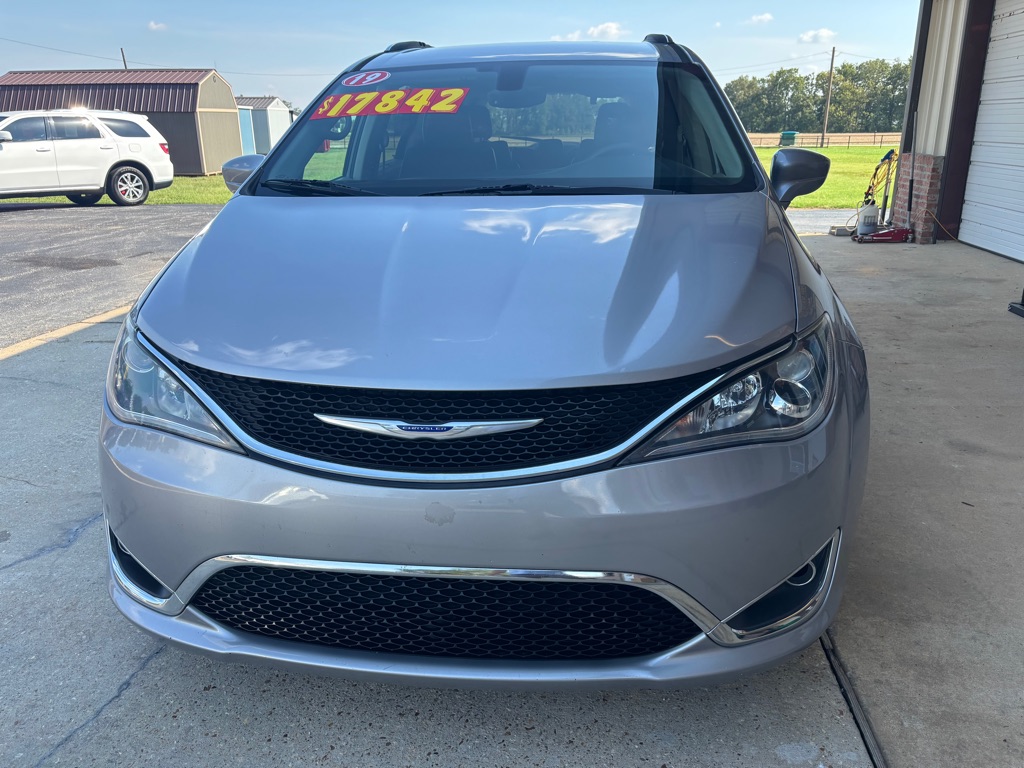 Photo 7 of this CHRYSLER PACIFICA