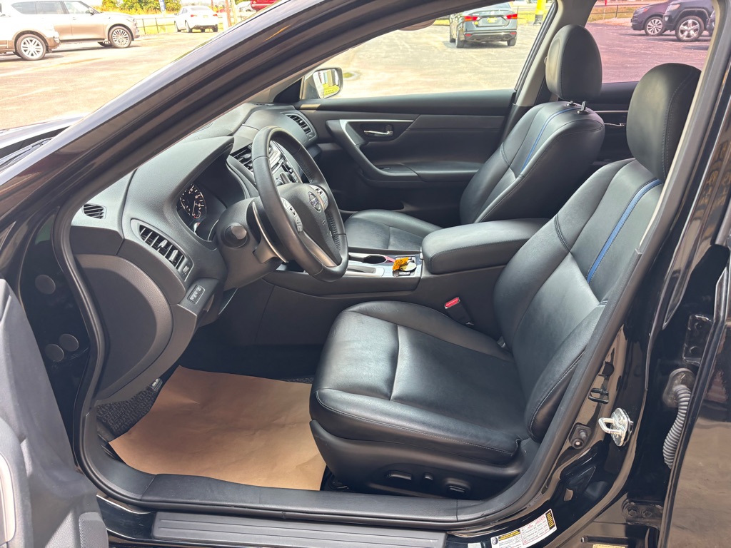 Photo 8 of this NISSAN ALTIMA