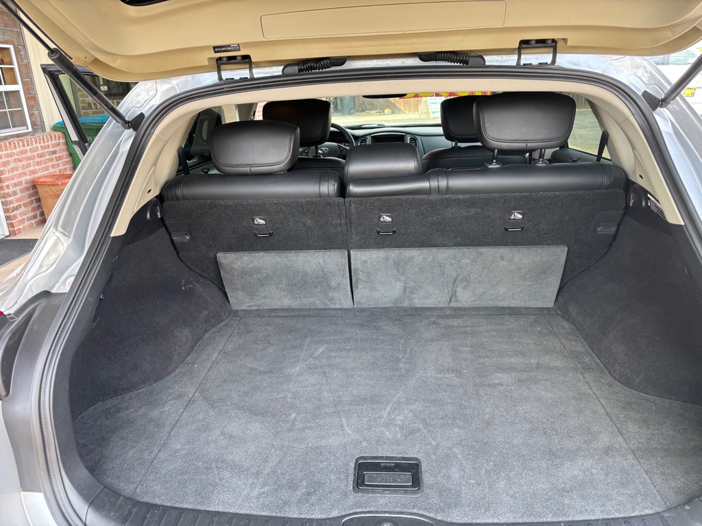 Photo 10 of this INFINITI QX50