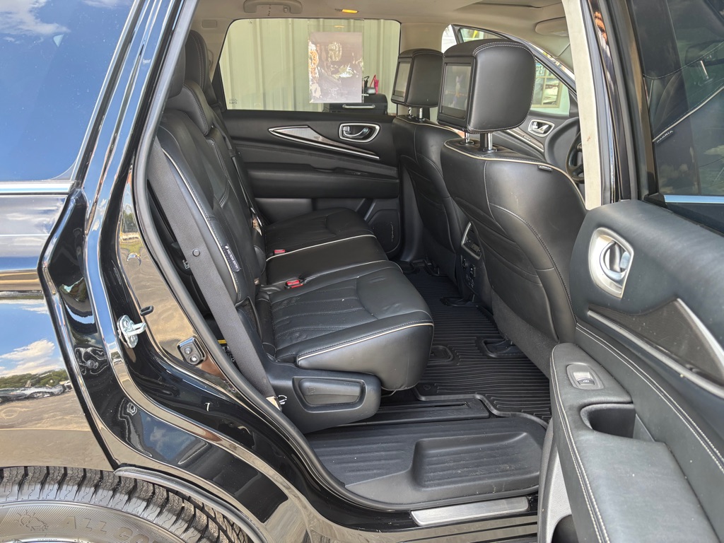 Photo 11 of this INFINITI QX60