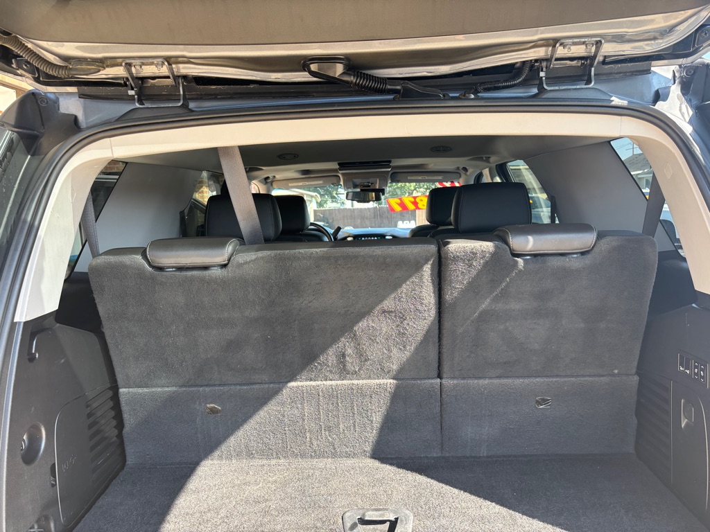 Photo 10 of this CHEVROLET TAHOE