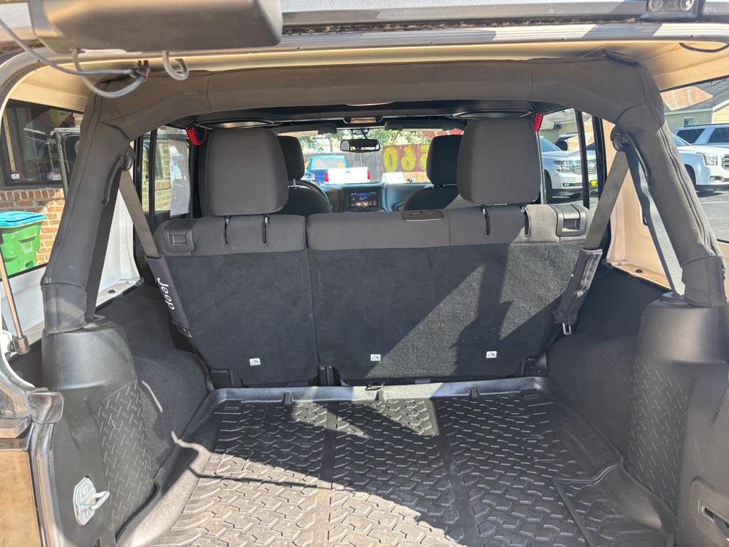 Photo 10 of this JEEP WRANGLER UNLIMI