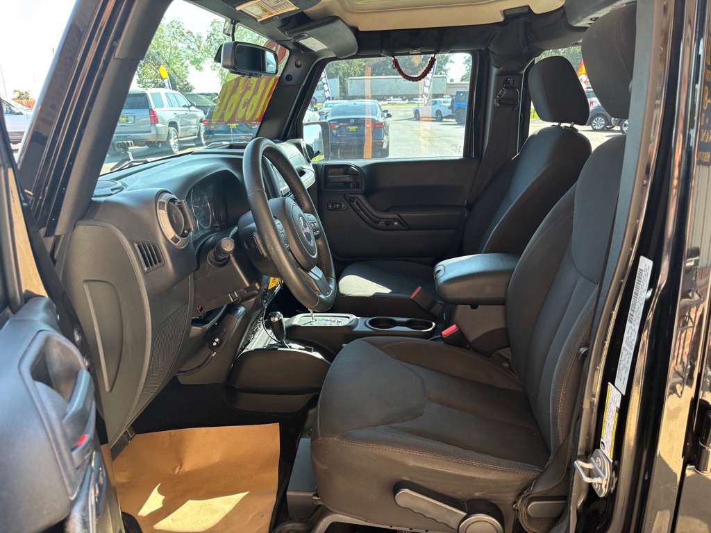 Photo 8 of this JEEP WRANGLER UNLIMI