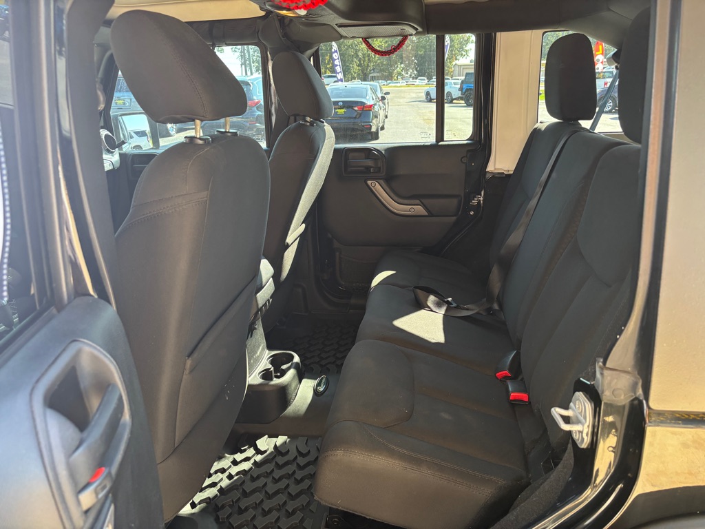 Photo 9 of this JEEP WRANGLER UNLIMI