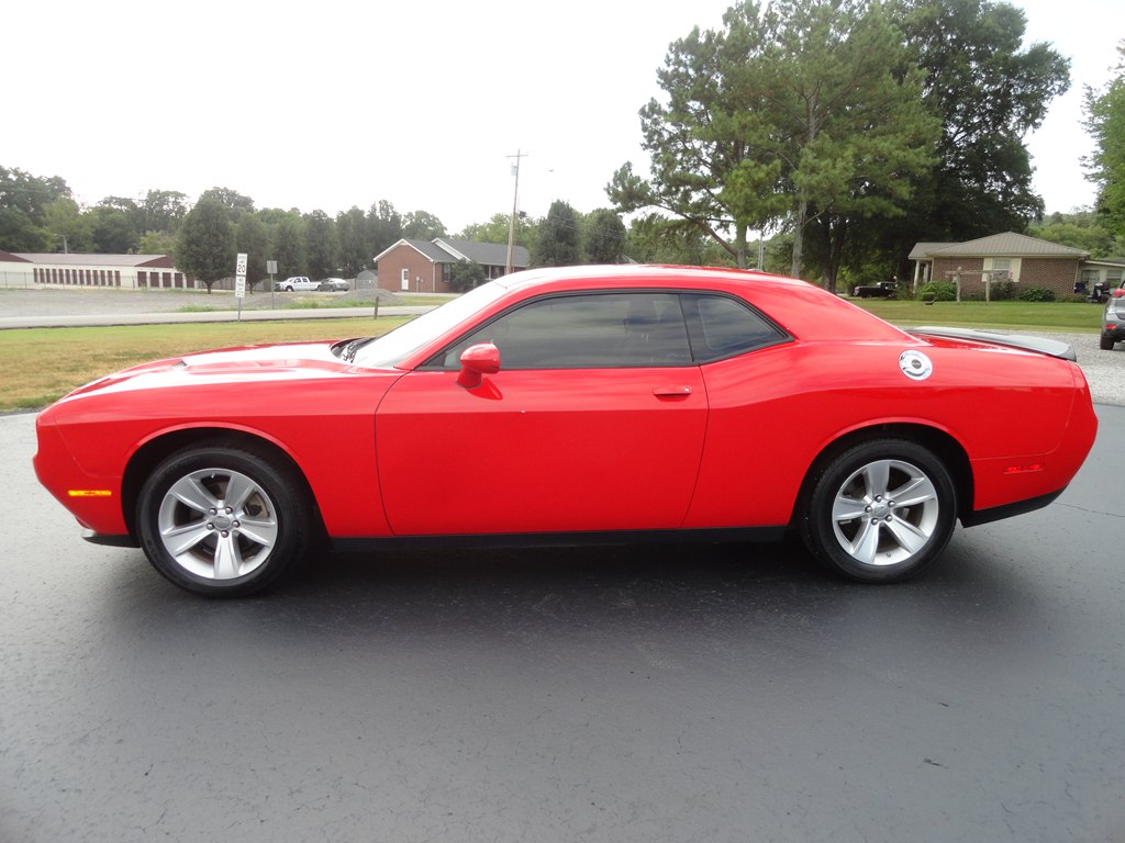 Photo 3 of this DODGE CHALLENGER