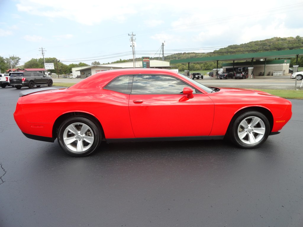 Photo 5 of this DODGE CHALLENGER