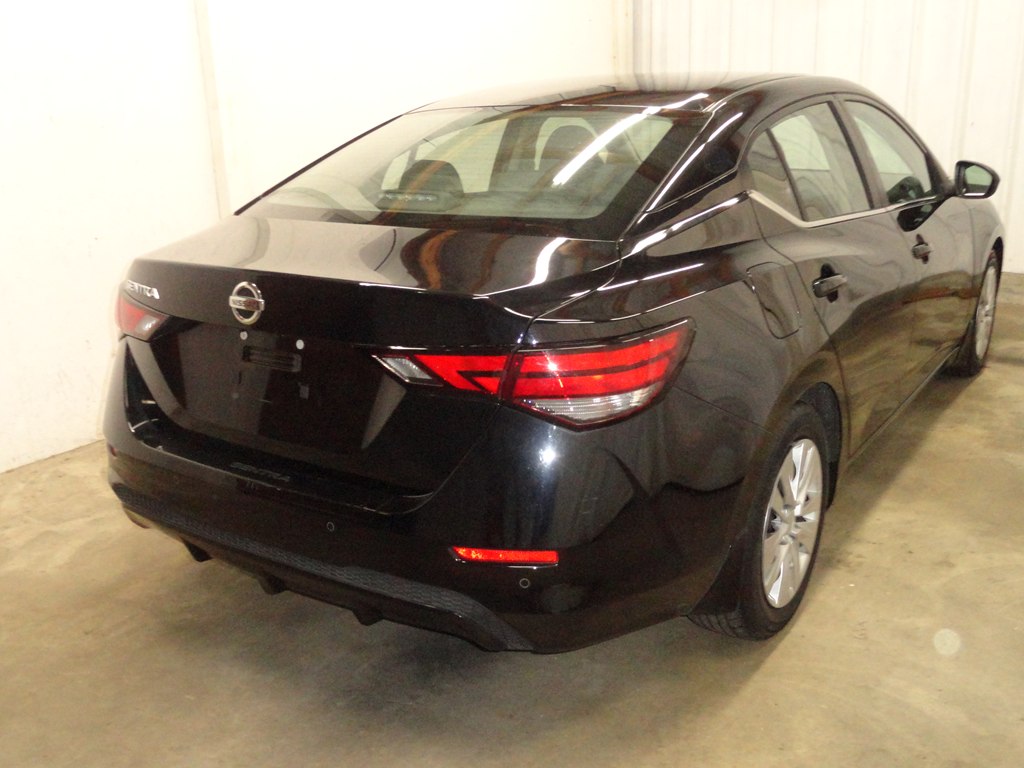 Photo 13 of this NISSAN SENTRA