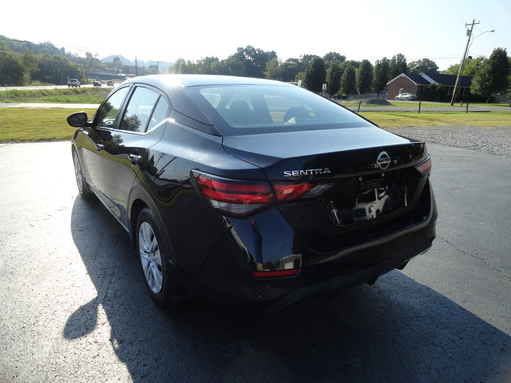 Photo 8 of this NISSAN SENTRA