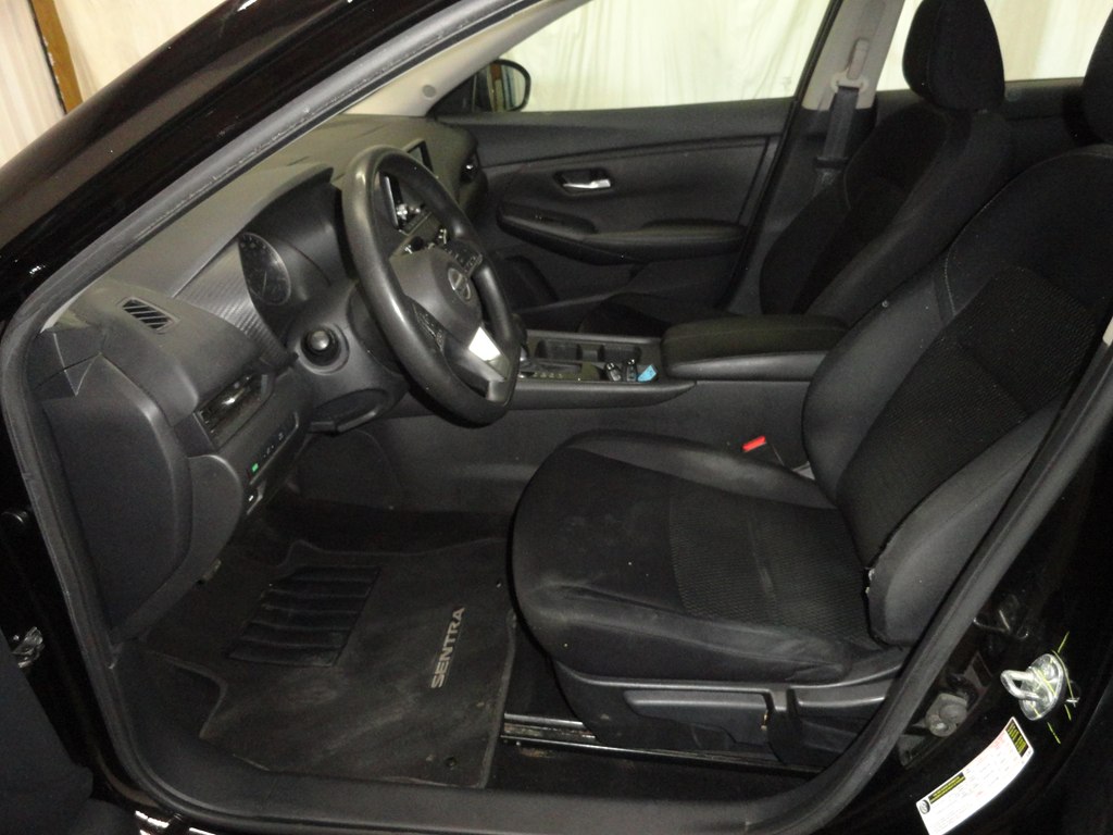 Photo 9 of this NISSAN SENTRA