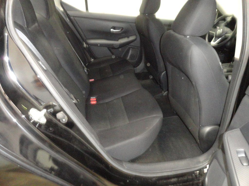 Photo 11 of this NISSAN SENTRA
