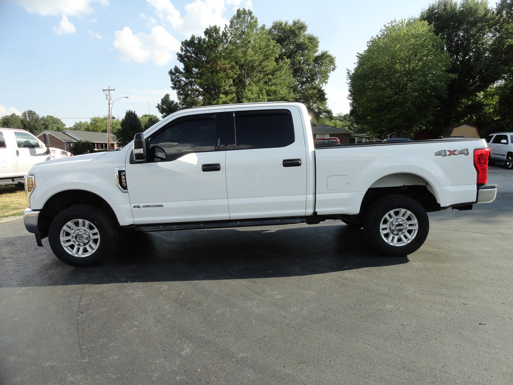 Photo 3 of this FORD F250