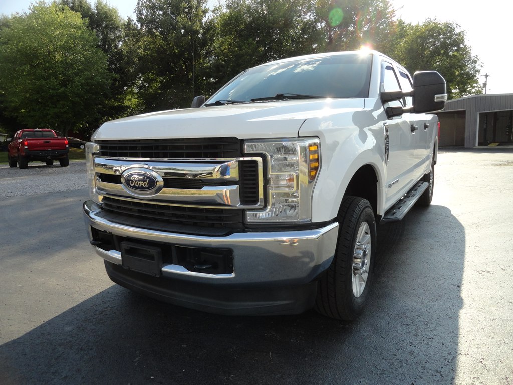 Photo 2 of this FORD F250