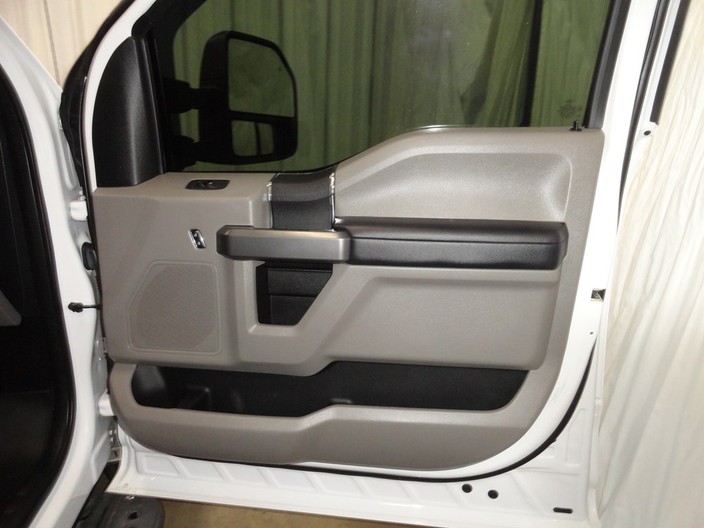Photo 18 of this FORD F250