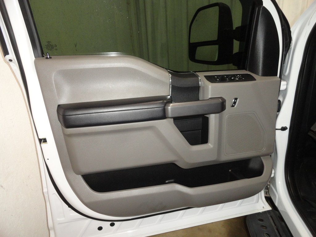 Photo 27 of this FORD F250