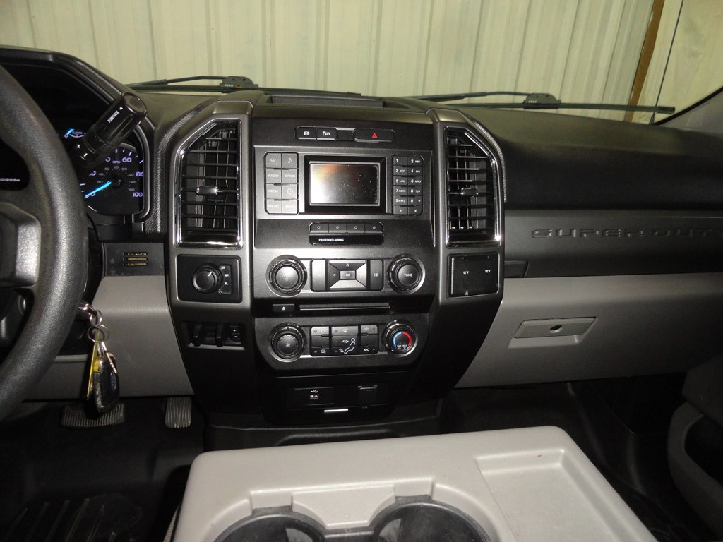 Photo 26 of this FORD F250